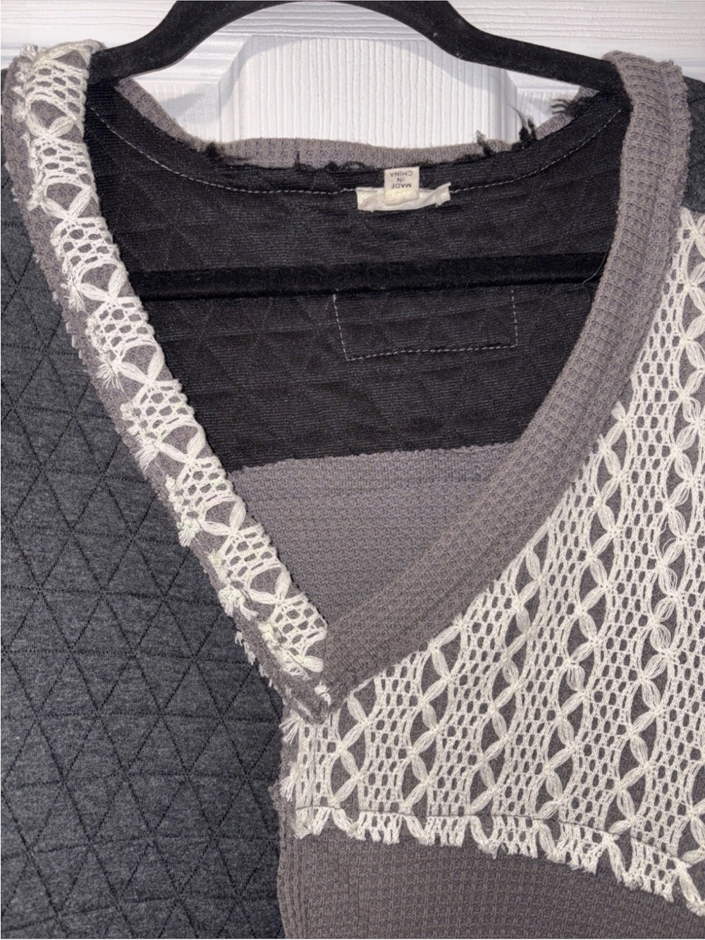 POL Women’s Patchwork V-Neck Long Sleeve Multi-texture Large - Picture 2 of 9